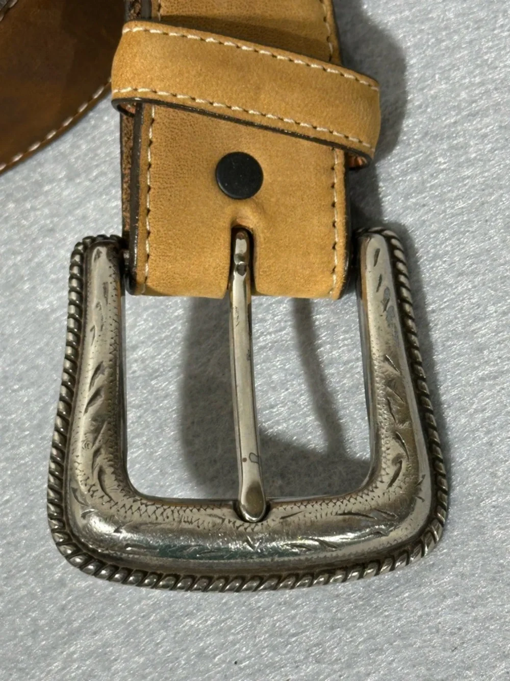 Cody James Two toned Leather Belt with Silver Buckle like new condition size 44